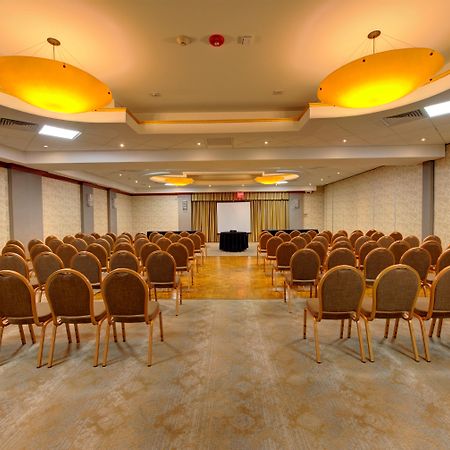 Holiday Inn Plainview-Long Island By Ihg Ngoại thất bức ảnh