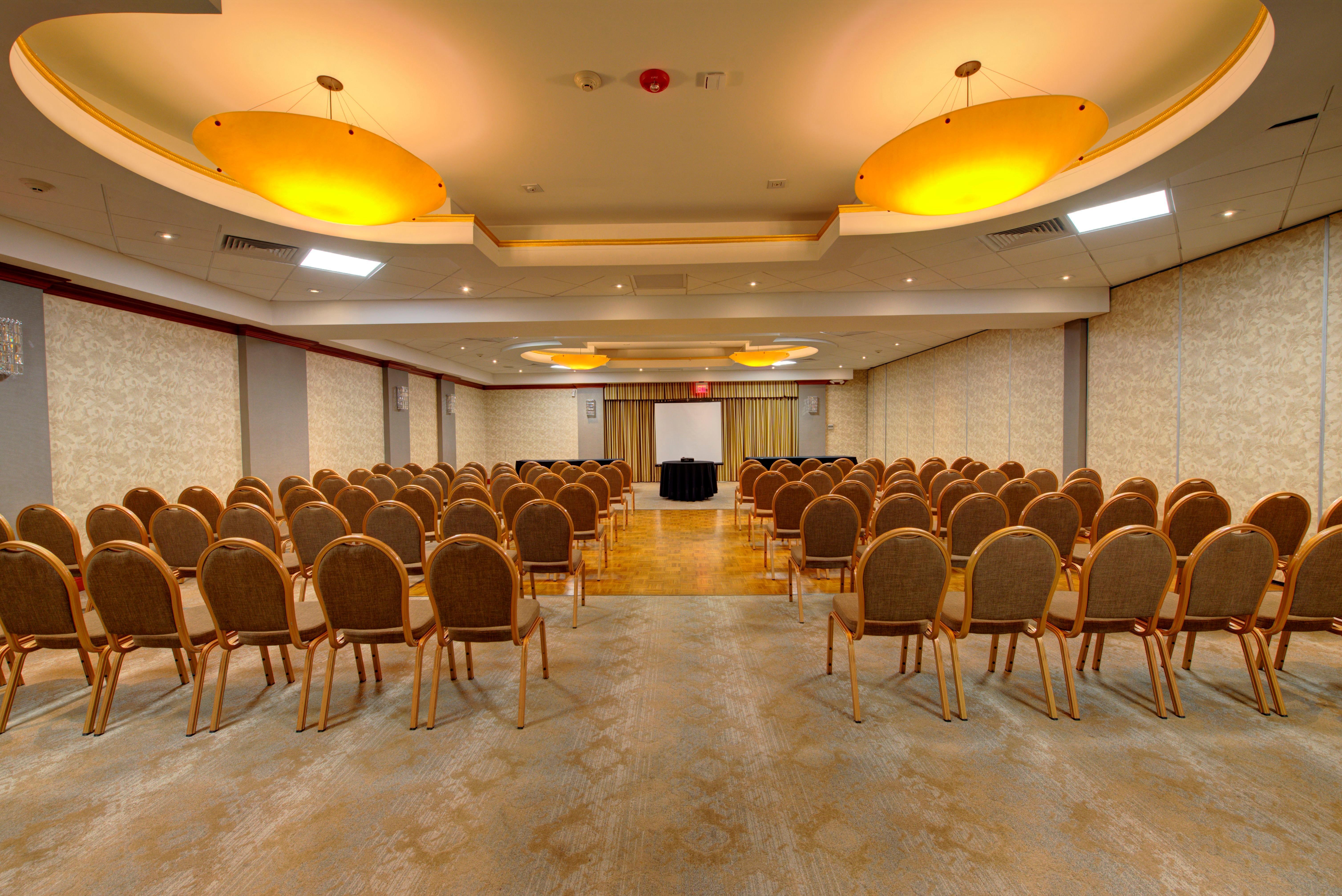 Holiday Inn Plainview-Long Island By Ihg Ngoại thất bức ảnh