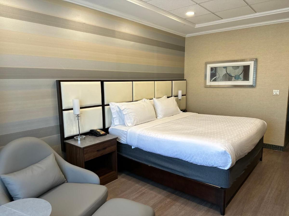 Holiday Inn Plainview-Long Island By Ihg Ngoại thất bức ảnh