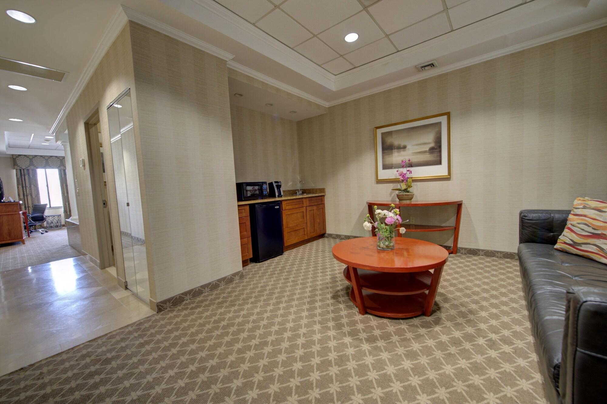 Holiday Inn Plainview-Long Island By Ihg Ngoại thất bức ảnh