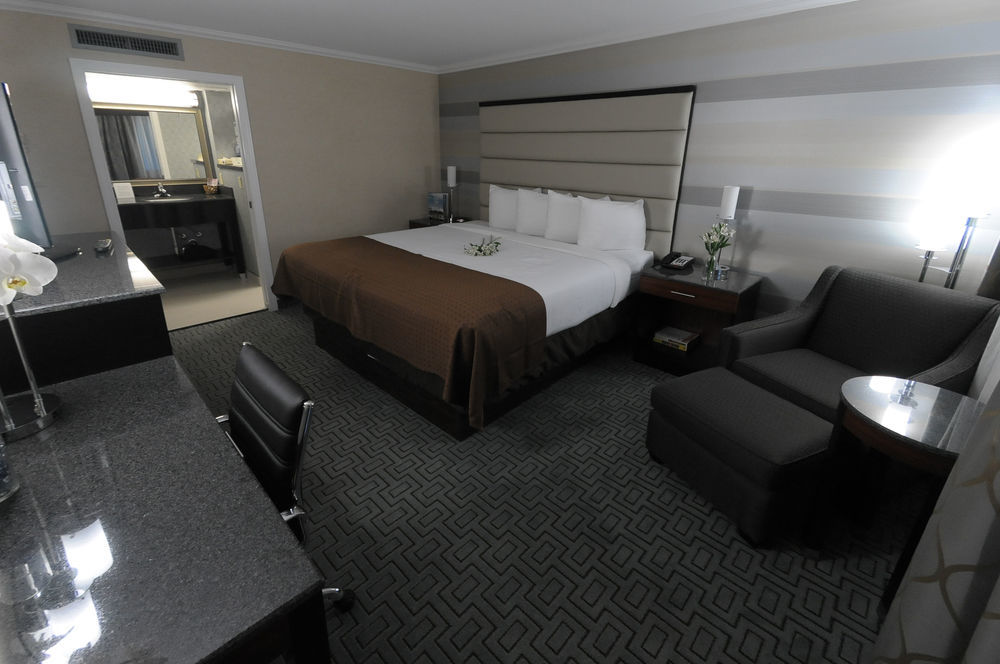 Holiday Inn Plainview-Long Island By Ihg Ngoại thất bức ảnh